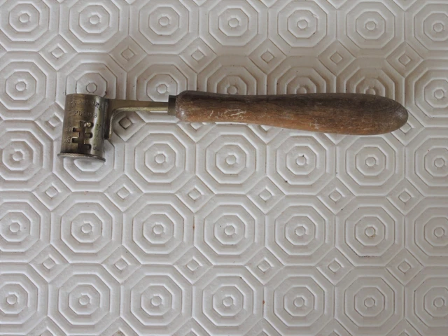 Ancienne dosette à poudre et à plomb en laiton - Dosettes et chargettes (7614041 Ancienne dosette à poudre et à plomb en laiton - Dosettes et chargettes (7614041