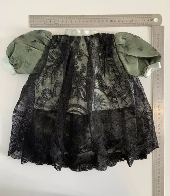 Belle Robe En Satin Et Dentelle Pour Poupee Ancienne Jumeau, Bru, Steiner, Sfbj