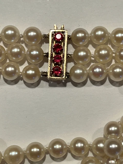 Bracelet 3 Rangs Perles Akoya Avec Fermoir émeraude Et Rubis - Or Jaune 18 Carats, Occasion (France)