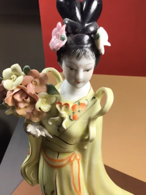 1920s Porcelain Geisha Figurine 2