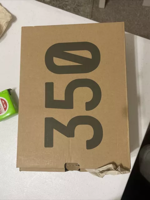 Yeezy 350 deals box size