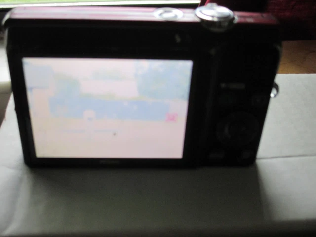 Nikon COOLPIX S570 12.0MP Digital Camera & Battery- WORKS - No Charger- Pls READ