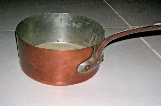 Cocotte Ancienne En Cuivre Tournus France - Soupière Ovale, Poignée Fonte, Vintage