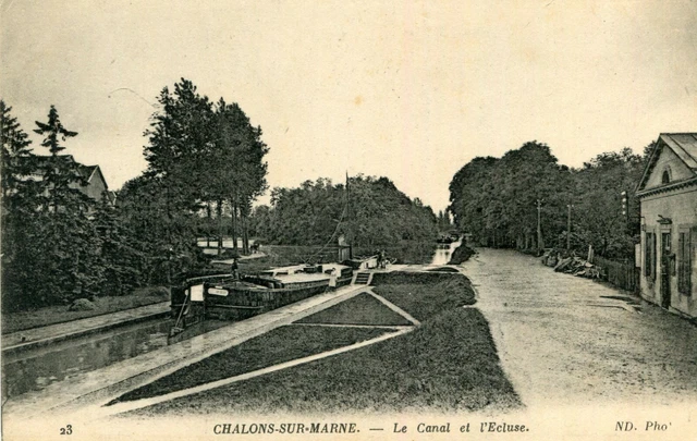 Carte CHALONS SUR MARNE Le Canal et l'écluse La péniche