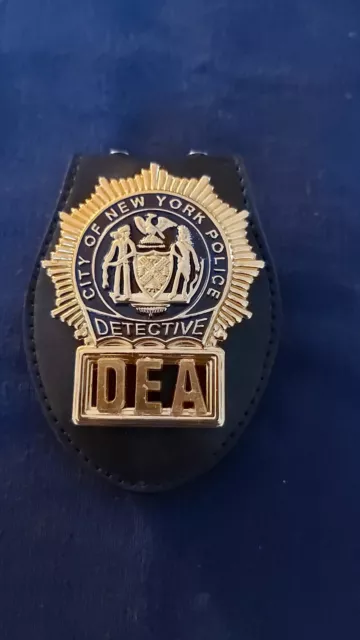 badge new york pd detective DEA goldfarben metal USA mit Badgeholder u Kette !!