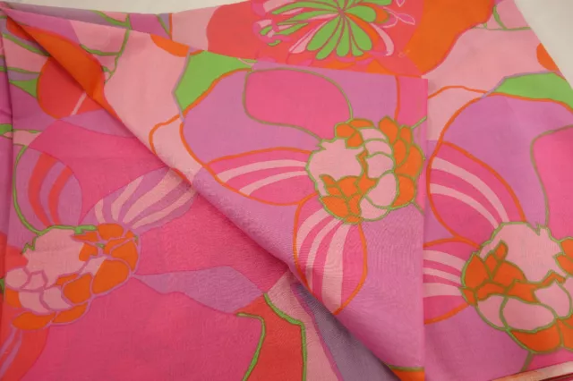 Vintage Floral Cotton Sewing Fabric Retro Mod Flower Power 38"x72"