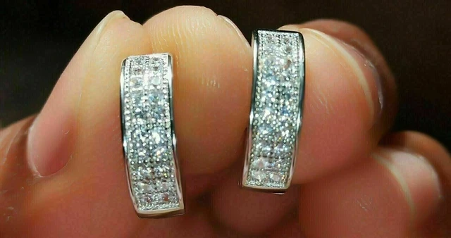 Boucles d'oreilles créoles Huggie en diamant rond 2 ct en argent plaqué or...
