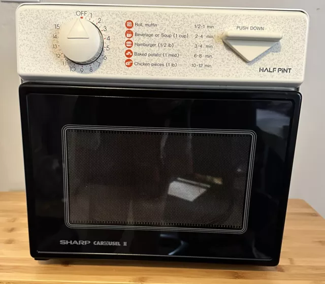 Sharp Half Pint Small Dorm Microwave Oven Model R-4065 Tested Works