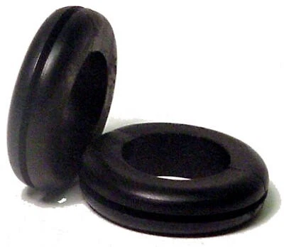 Flexible Vinyl Grommets, Black, .75-In., 3-Ct. -GHG-1575
