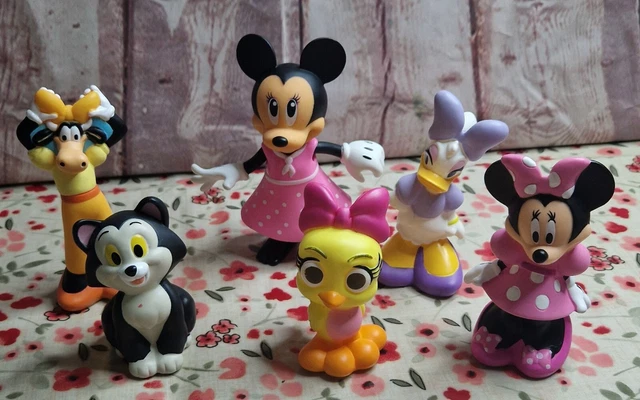 6 DISNEY Plastic Characters Figures Minnie x 2 Daffy Figaro Goofy Loca READ