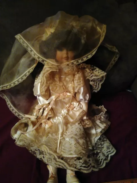 Seymour Mann Connoisseur Collection MCMXCI Porcelain Doll Bride