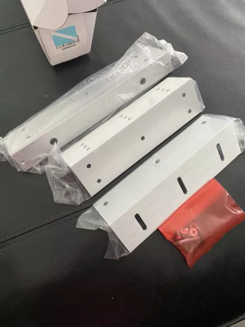 AEMBR089 Staffa regolabile Z & L per blocco elettromagnetico NUOVO G3A3