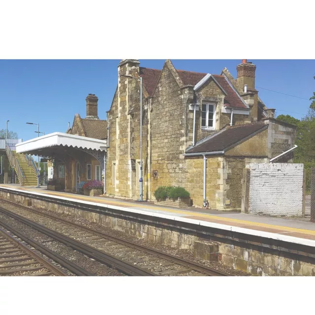 Hornby R7363 South Eastern Railway Station Building 1:76/OO Gauge