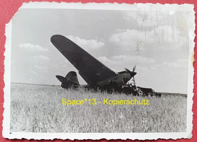 Foto abgestürztes Jagdflugzeug in Russland 1941 Wehrmacht Beute Flugzeug Sowjet 2
