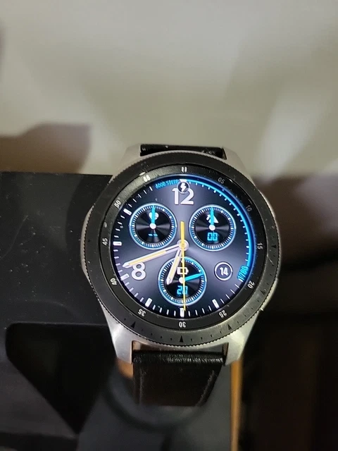 Watch r805 best sale