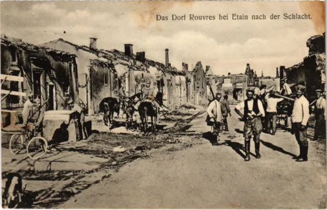 CPA Rouvres-en-Woevre - Rouvres bei Etain - Rue - Ruines - Soldiers (1037461)