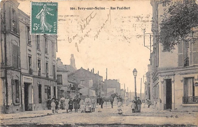 CPA 94 IVRY SUR SEINE RUE PAUL BERT (cpa rare!