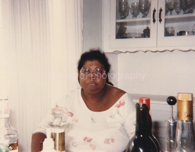 American Woman FOUND PHOTO Color FREE SHIPPING Original Snapshot VINTAGE 811 9 B