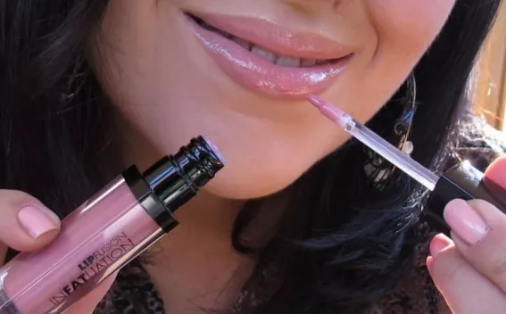 1x Fusion Beauty Lipfusion Infatuation Liquid Plumping Lipstick -Angelic (Nude) 2