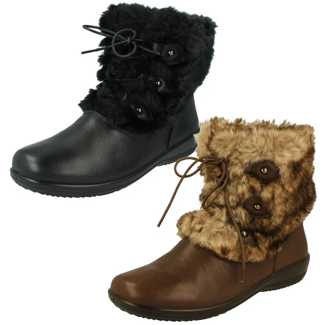 Femmes Noir Fausse Fourrure Cuir Double Ajustement Système Padders Bottines Kim