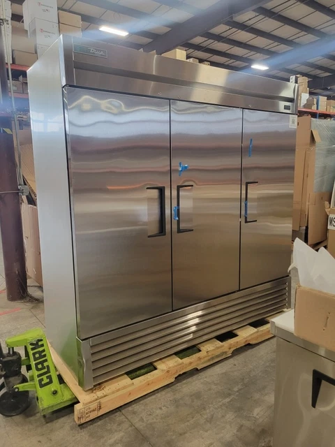 |3215| True T-72F-HC 78" Three Section Reach In Freezer, (3) Solid Doors, 115v