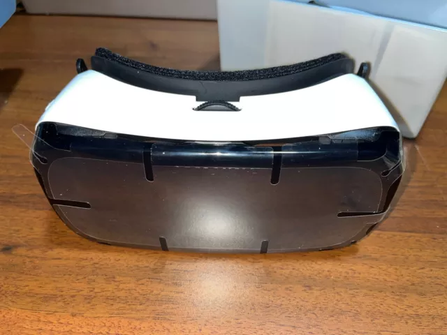 Samsung Gear VR aperto mai usato, con dentro pellicole di fabbrica su lenti. 3