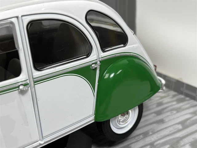 Citroen 2CV6 Dolly 1985 Vert et Blanc 1:18 Echelle Solido 1805025 5