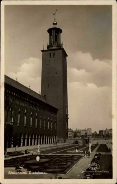 Stockholm Schweden s/w Postkarte 1929 gelaufen Stadshuset Rathaus Grünanlagen