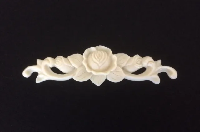 Vintage Shabby Chic Decorative Rose Scroll Moulding.