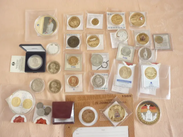 Münzen LOT Konvolut  Medaillen Münzen alle Welt 30x
