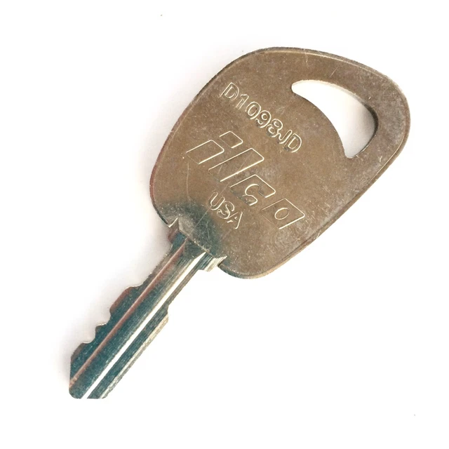 JOHN DEERE MOWER Lawn Tractor Ignition Key replaces GY20680 Ilco