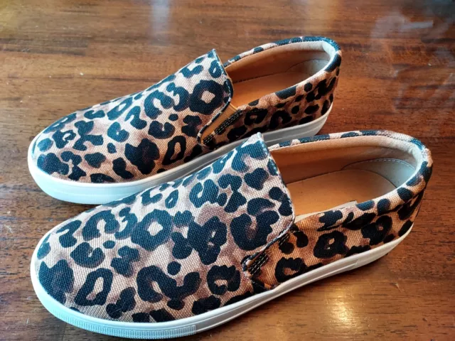 Steve Madden Safary Leopard Print Slip On Shoes Size 9M
