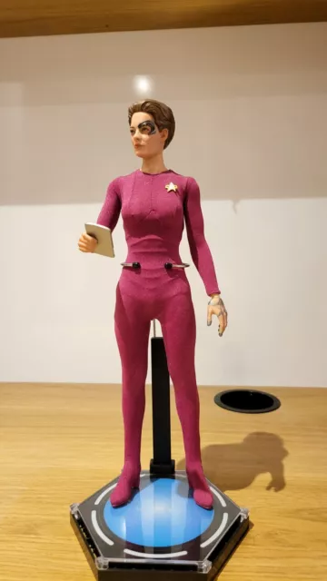 Figura EXO 6 Star Trek Voyager Siete de Nueve escala 1/6