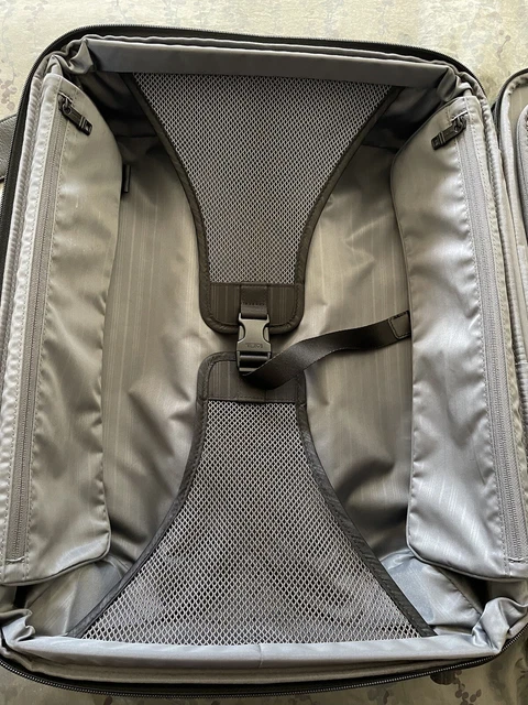 TUMI Alpha 2 Continental Expandable 4-Wheel Carry-On (Model #22061D2) Black 11