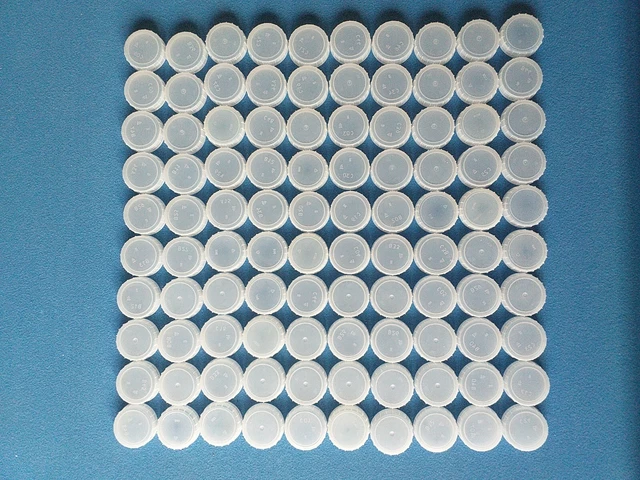 100 X KUNSTSTOFF MILCHTOPS, KAPPEN, DECKEL - natürlich/klar/weiß - Kunst & Handwerk, Schule
