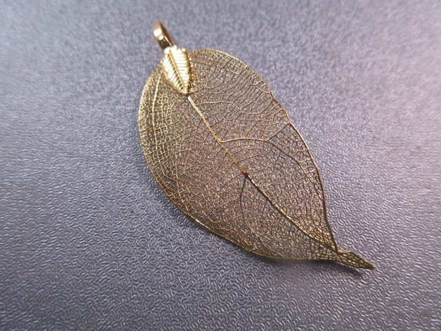 Real Walnut Leaf Pendant Dipped Gold Plated 1pc