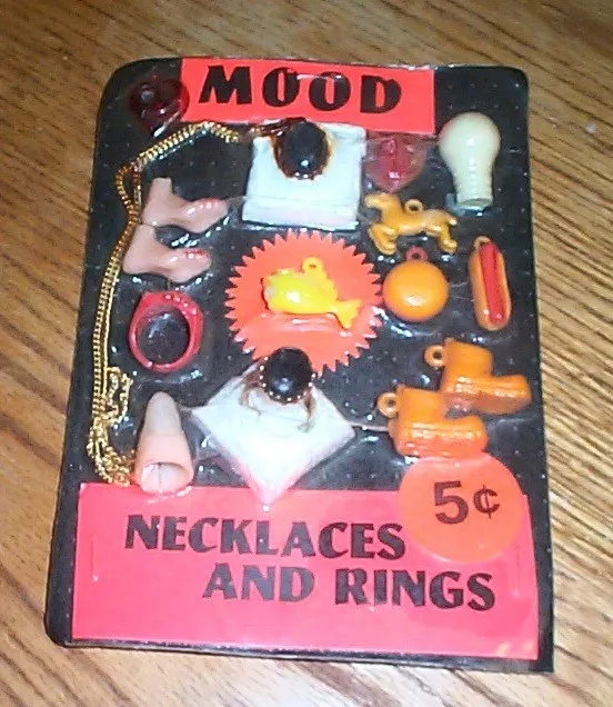 Vintage display card 5c charms and toys and rings and charms  #z14