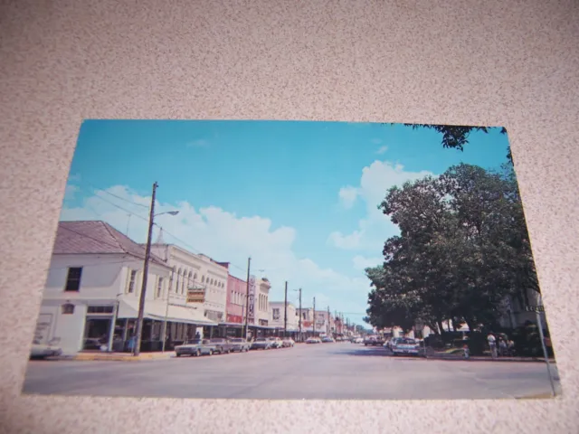 1960s MAIN STREET SCENE, DOWNTOWN SEGUIN TEXAS VTG POSTCARD
