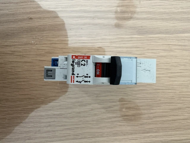 Legrand 06038 disjoncteur 2A