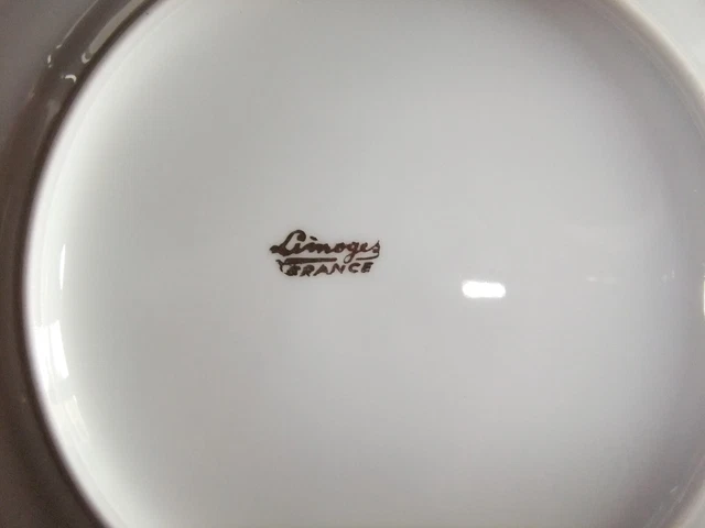 Service de table en porcelaine de LIMOGES. Service à poisson 13 pièces 2