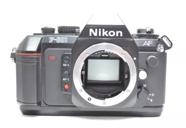 【Casi perfecto】 Cuerpo de cámara de película SLR Nikon F-501 AF de 35 mm...