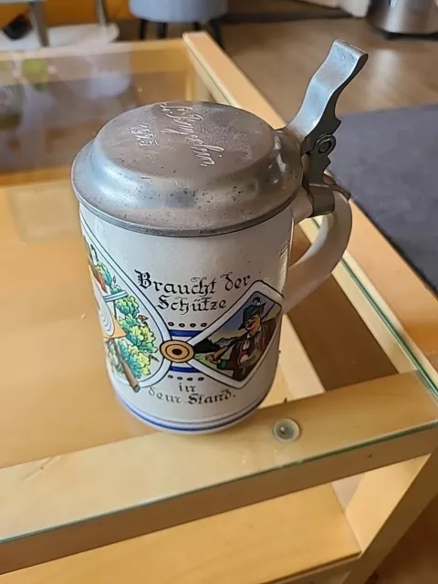 Schöner Antiker Keramik Bierkrug mit Zinndeckel - aus 1925 Schützenkrug