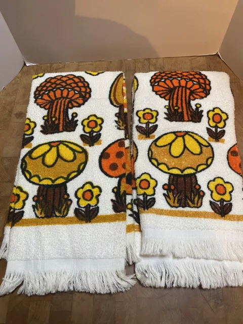 https://www.picclickimg.com/0oAAAOSw9KRlIgga/Pair-Vintage-1970s-Groovy-Mushroom-Kitchen-Dish-Towels.webp