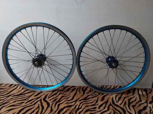 Poignées De Guidon BMX Neuves - Noires - Universelles Haro Sunn GT Peugeot