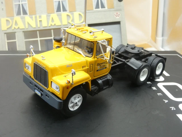 Ixo 1:43 LKW Camion Mack R-Series 1966 avec vitrine | Kaufen auf