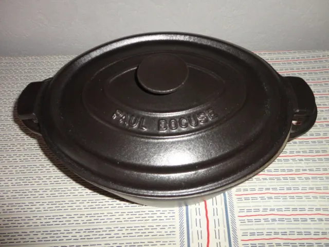 Cuisinox Cocotte ronde Volcan noire 24 cm au meilleur prix sur