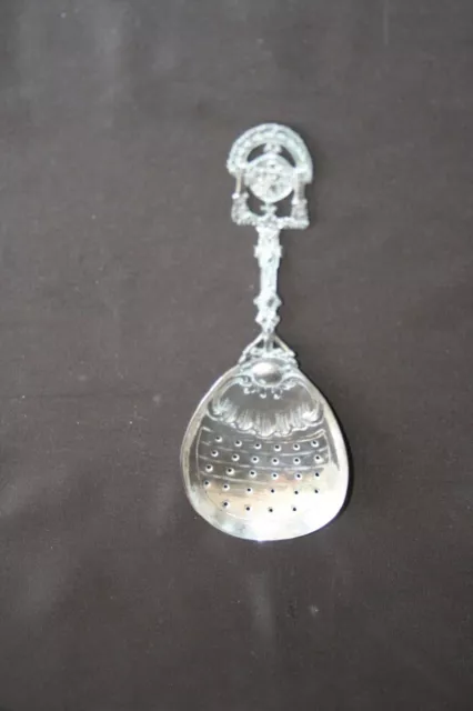 Cuillère saupoudreuse ancienne en argent  - 34,20 gr -