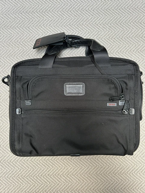 Tumi Slim Deluxe Expandable Portfolio