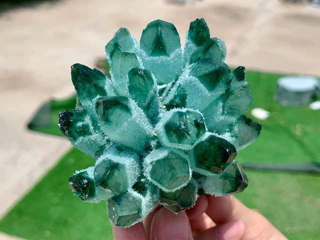 323g A+++New green Phantom Quartz Crystal Cluster Mineral Specimen Healin