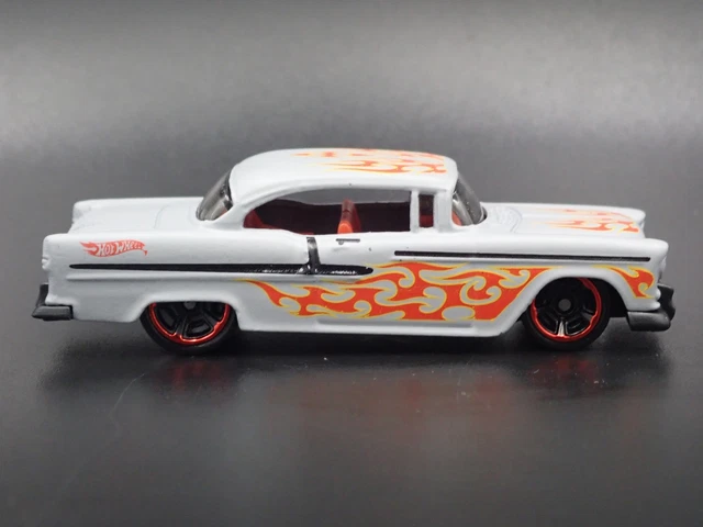 Voiture Miniature Chevrolet Corvette 1955 Cabriolet Bleue - Échelle 1:64, Métal Moulé - Occasion Comme Neuve